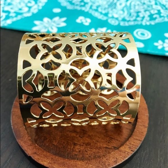 NEW!💙💎GOLDEN CLOVER QUATREFOIL CUFF BRACELET💎💙 - Picture 5 of 8
